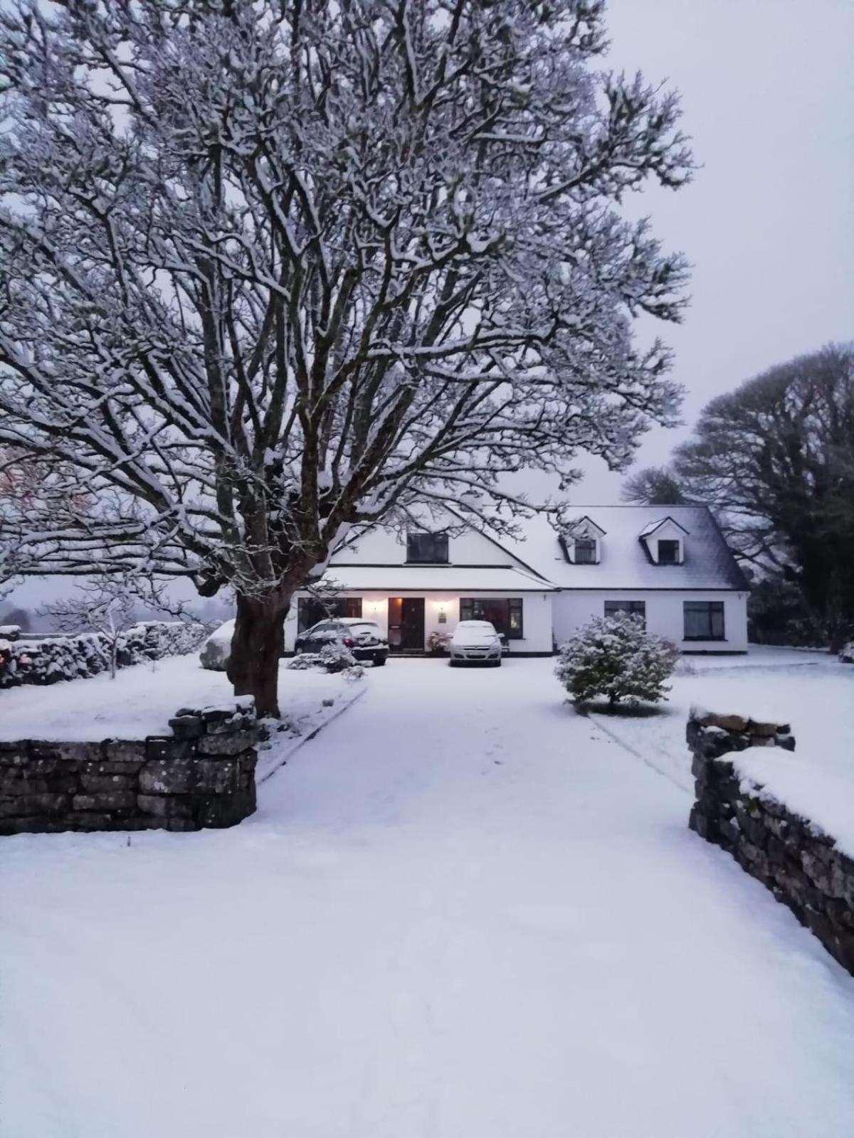 Mountain View Guesthouse Oughterard Exterior foto